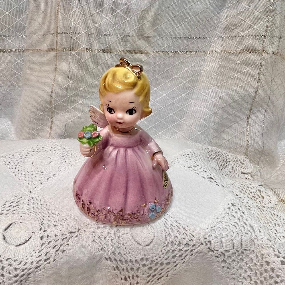 Josef Originals Be Loving and Giving Angel Figurine LITTLE COMMANDMENTS Series